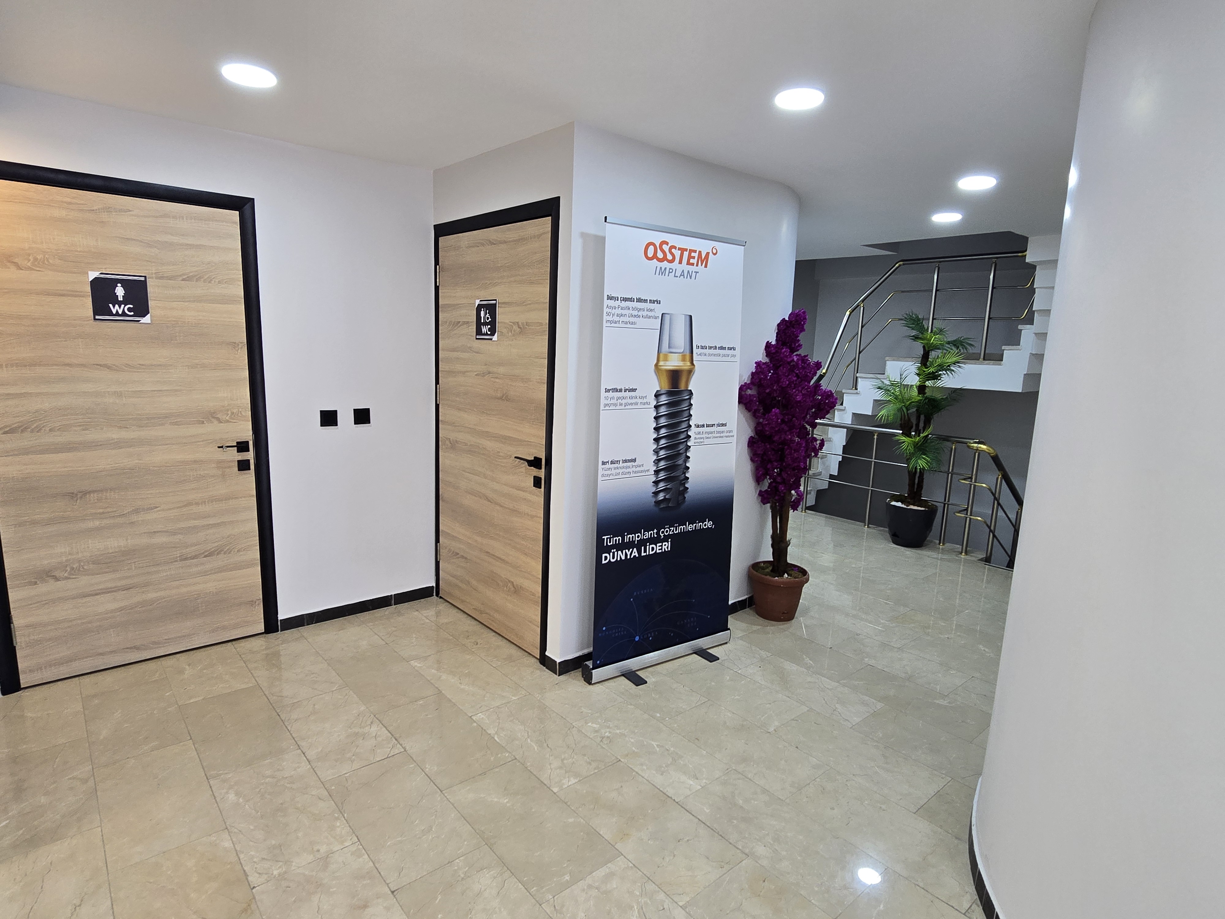 İmplantoloji (Diş İmplantları)